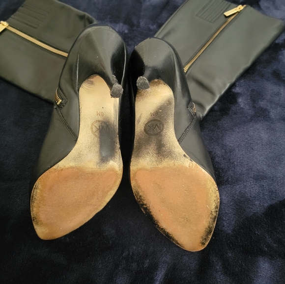 Michael Kors mid calf stiletto heel. - Picture 3 of 4